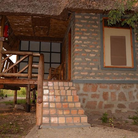 Irungu Forest Safari Lodge Katunguru 외부 사진