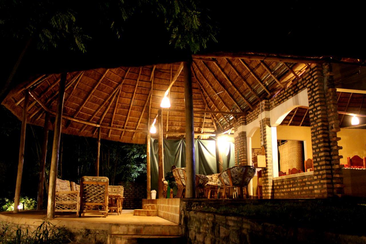 Irungu Forest Safari Lodge Katunguru 외부 사진