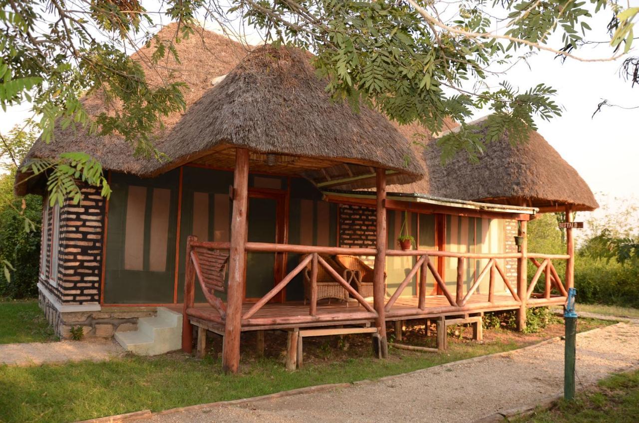 Irungu Forest Safari Lodge Katunguru 외부 사진