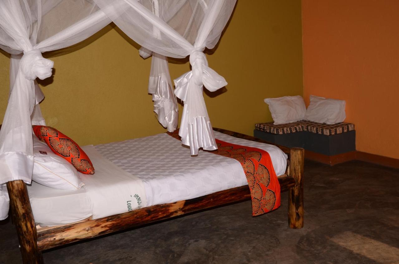 Irungu Forest Safari Lodge Katunguru 외부 사진