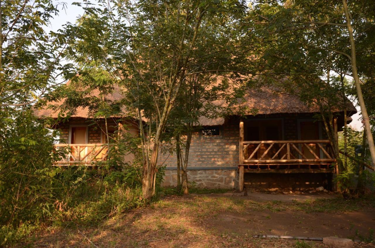 Irungu Forest Safari Lodge Katunguru 외부 사진