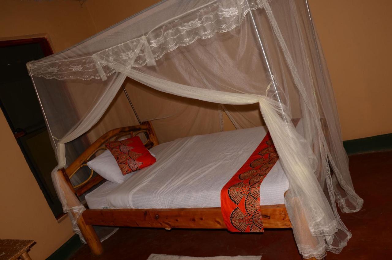 Irungu Forest Safari Lodge Katunguru 외부 사진