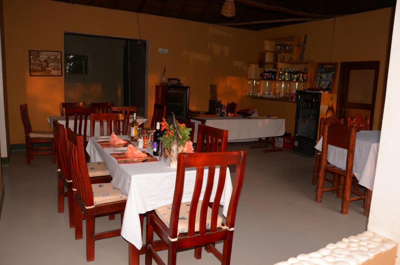 Irungu Forest Safari Lodge Katunguru 외부 사진