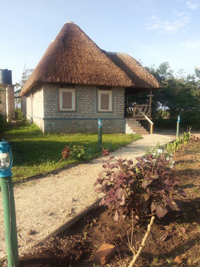 Irungu Forest Safari Lodge Katunguru 외부 사진
