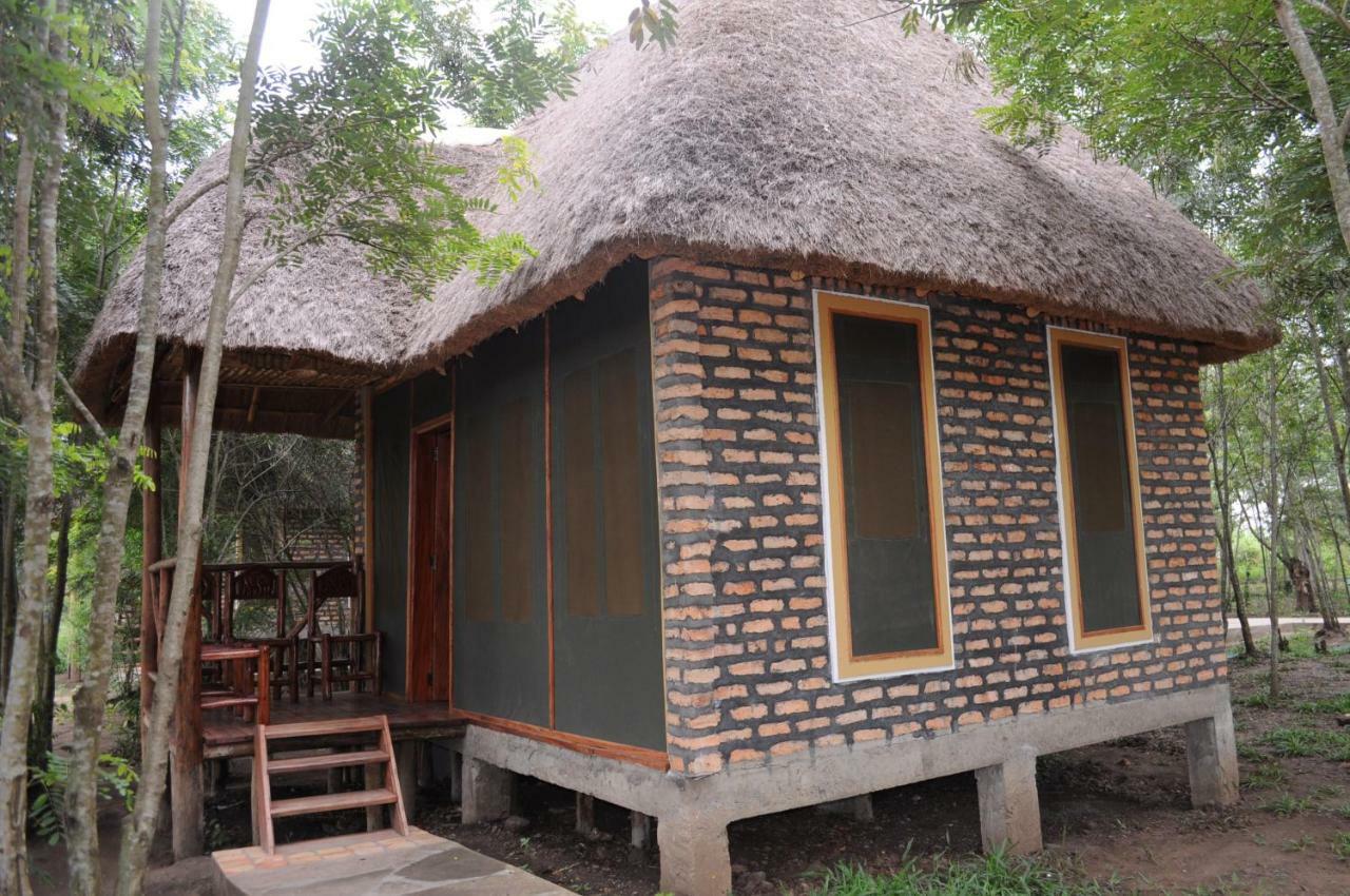 Irungu Forest Safari Lodge Katunguru 외부 사진