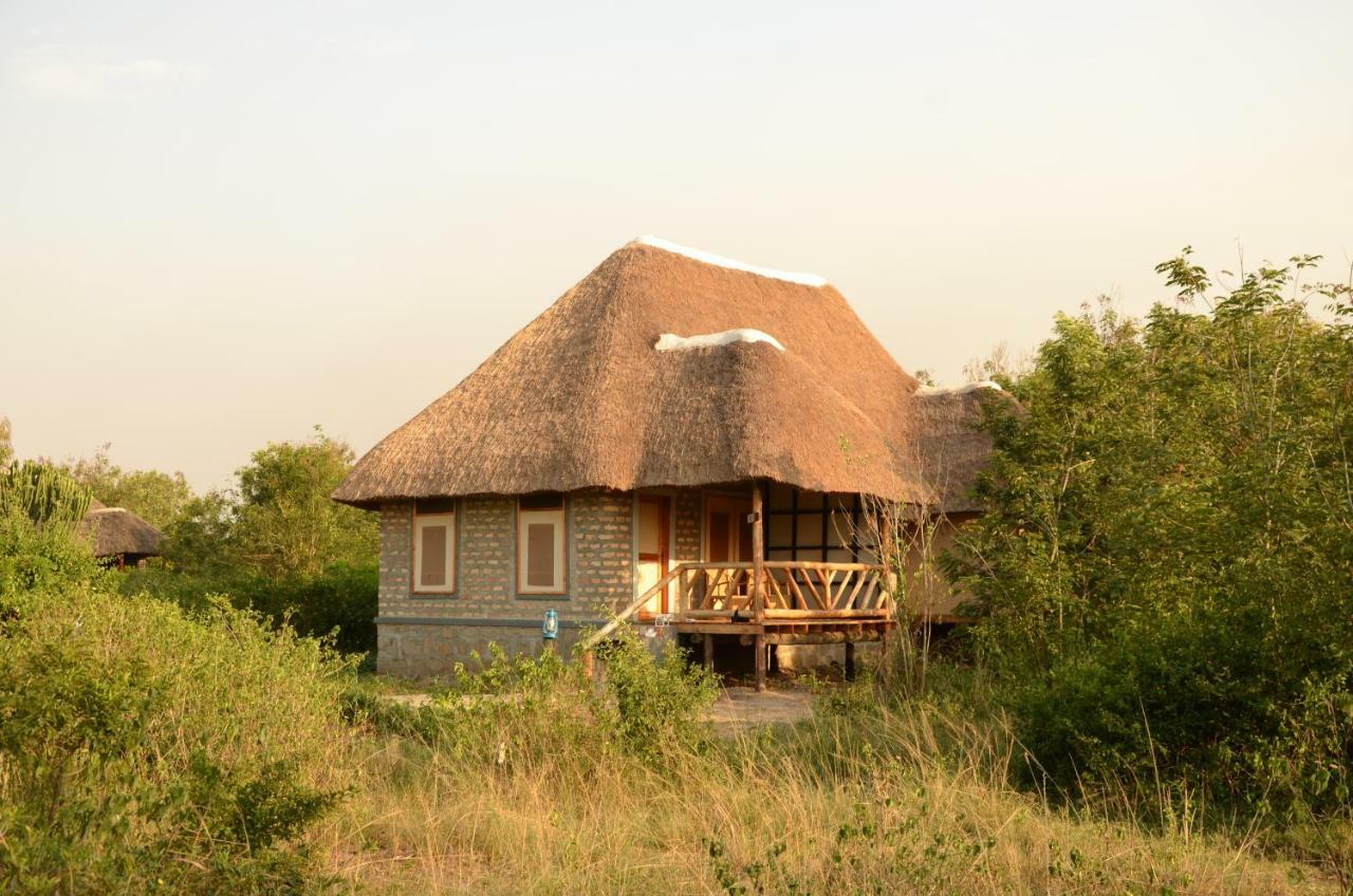 Irungu Forest Safari Lodge Katunguru 외부 사진