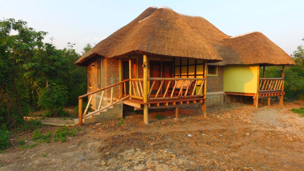 Irungu Forest Safari Lodge Katunguru 외부 사진