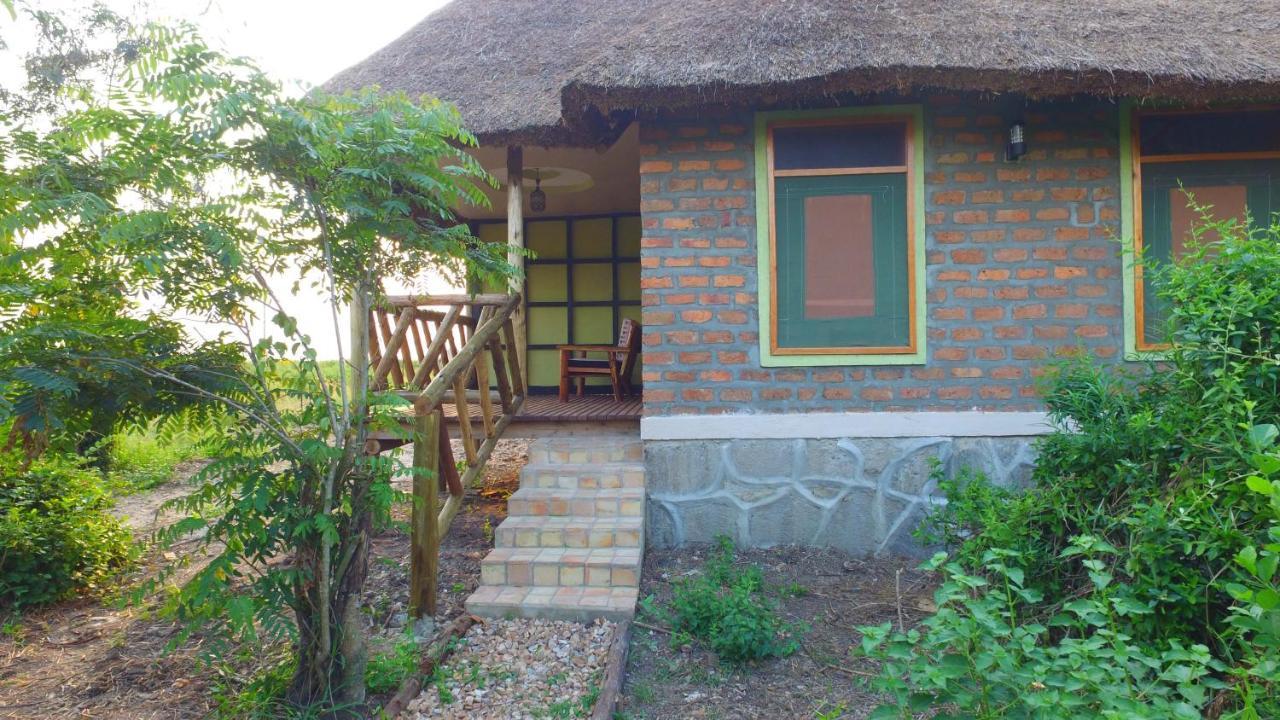 Irungu Forest Safari Lodge Katunguru 외부 사진